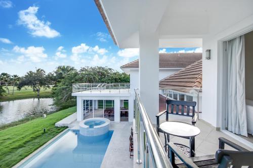 Deluxe Villa image 8