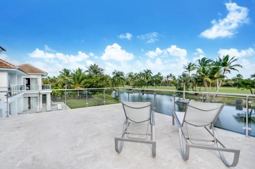 Deluxe Villa image 3