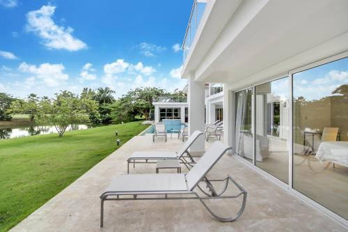 Deluxe Villa image 10
