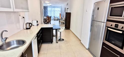 Large apartment with sea view, Bat Jam (zdjęcie 9)