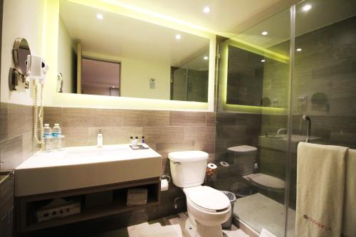 room detail thumbnail 2