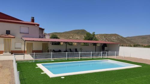 Casa en zona rural a 200 m de Ariño (Teruel)