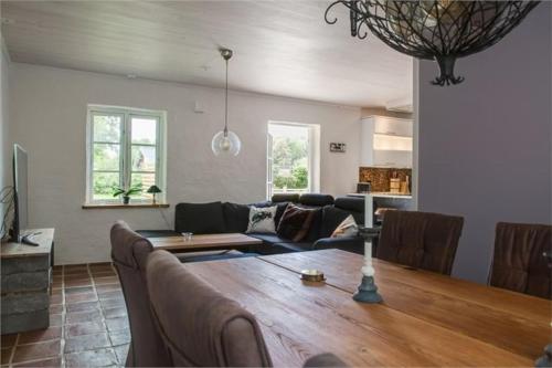 Beautiful and cosy house near the lake in Olofstrom