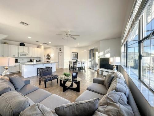 5 Bed South Facing Pool close to Disney villa in Davenport, USA