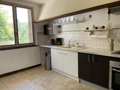 virtuve, Chambres, Table d'Hotes et Gites Les Mesanges in Saint Jean De Sauves