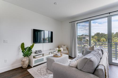 All-New, Waterfront Condo in Downtown Sarasota! in Sarasota, USA