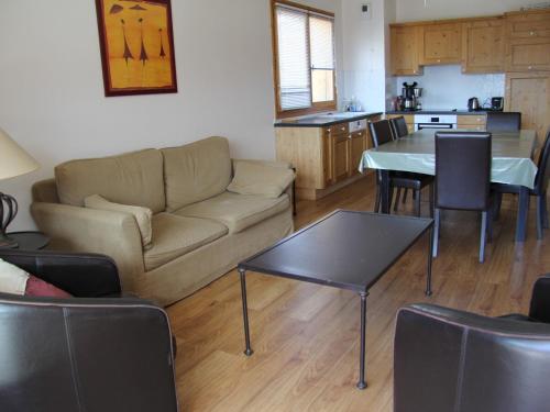 Apartment (6 Adults)