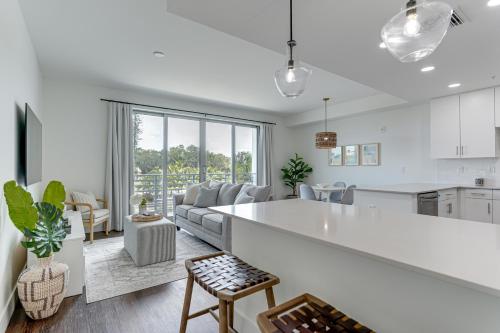 All-New, Waterfront Condo in Downtown Sarasota! in Központi Cocoanut