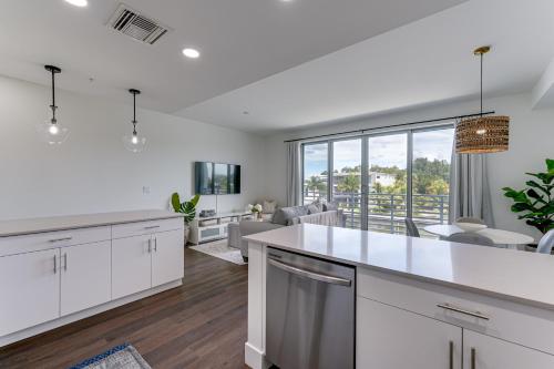 All-New, Waterfront Condo in Downtown Sarasota! in Központi Cocoanut