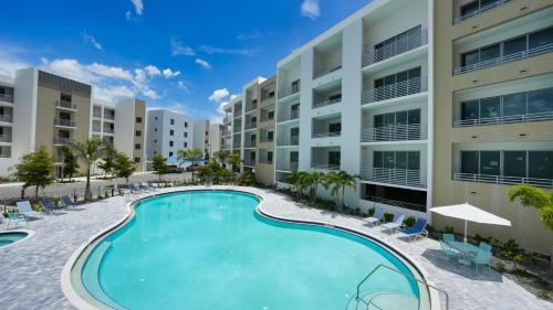 All-New, Waterfront Condo in Downtown Sarasota! in Központi Cocoanut