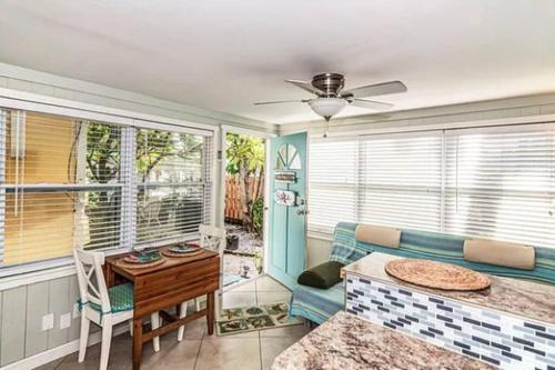 The StarFish Bungalow 1B/1B - Saint Pete Beach, FL