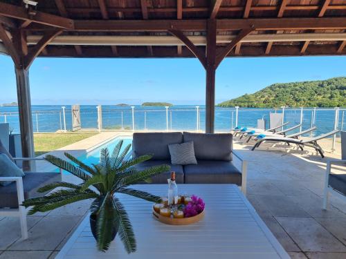 EAST KEYS - Lucy's Bay EAST KEYS - Lucy's Bay