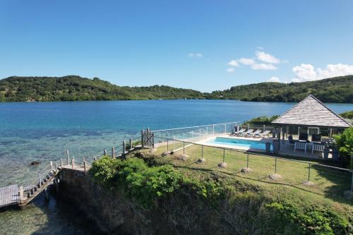 EAST KEYS - Lucy's Bay EAST KEYS - Lucy's Bay