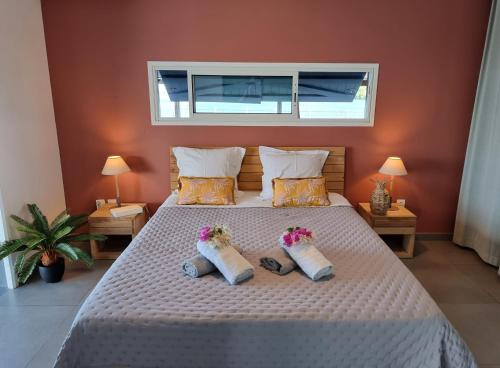 EAST KEYS - Lucy's Bay EAST KEYS - Lucy's Bay