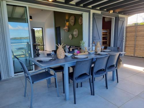 EAST KEYS - Lucy's Bay EAST KEYS - Lucy's Bay