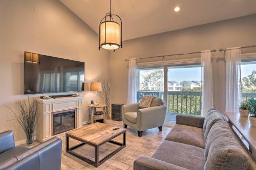 Sunny Condo with Pool Walk to Indian Shores BCH - image 10