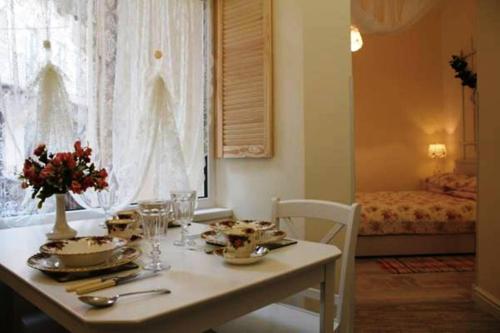 Romantic Apartment on Rynok square with Air-Conditioning