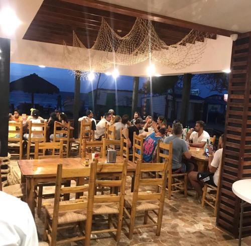 Restorāns, Buen Hombre kite Hotel y restaurante in Villa Vásquez
