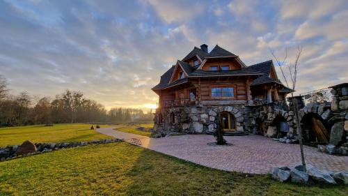 MŁYN BYCHAWA - Restauracja & Hotel (MLYN BYCHAWA - Restauracja & Hotel) in Niedrzwica Kościelna