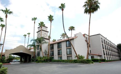 Buena Park Grand Hotel & Suites - Buena Park