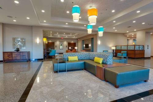 Lobby, Drury Inn & Suites Gainesville in Gainesville (FL)