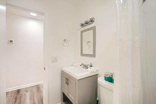 Tropical Retreat ** 2 BR ** Singer Island in West Palm Beach, USA