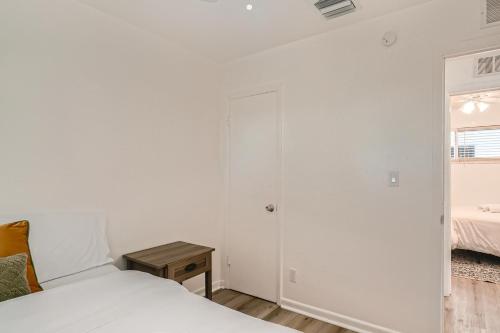 Tropical Retreat ** 2 BR ** Singer Island in West Palm Beach, USA