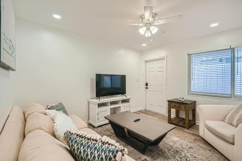Tropical Retreat ** 2 BR ** Singer Island in West Palm Beach, USA