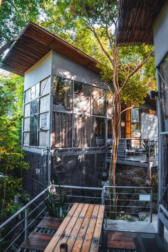 Warehouse Hostel - 정원