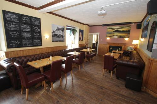 The Lion Hotel - image 7