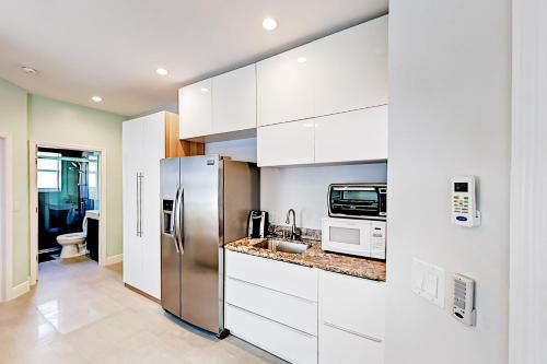 Hayes Garden I & II in Hollywood, USA