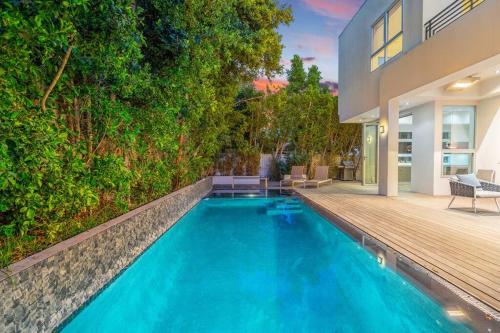 LUXURY 5 BEDROOM VILLA C!!!! in Los Angeles, USA