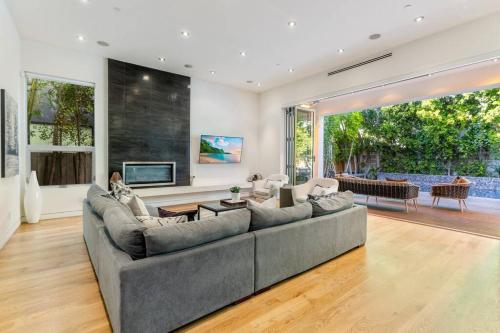 LUXURY 5 BEDROOM VILLA C!!!! in Los Angeles, USA
