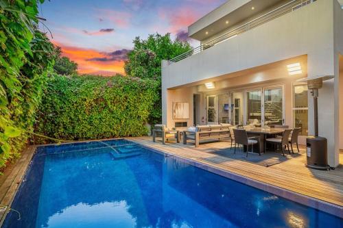 Beverly Grove Villa D