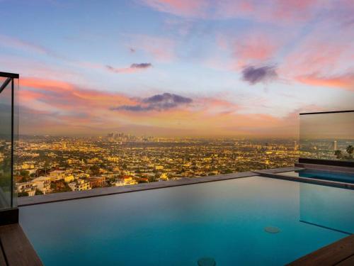 Stunning Franklin Villa 3 bedroom in Los Angeles, USA