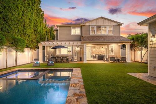 Luxury Woodbrigde -8 Bedroom in Los Angeles, USA