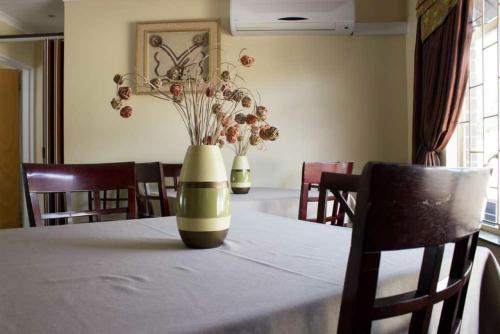 Ebony and Ivory Guesthouse in Pellissier