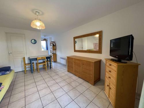 Apartment image 8