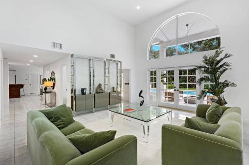 Cutler Estate! 5bdr, gated-pool! in Palmetto Bay, USA