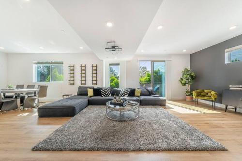 CHARMING 4BDR TOWN HOUSE in Los Angeles, USA