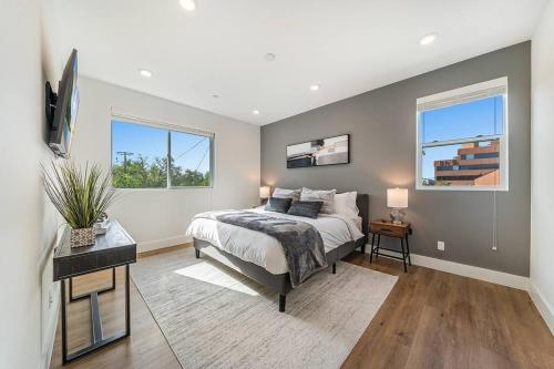CHARMING 4BDR TOWN HOUSE in Los Angeles, USA