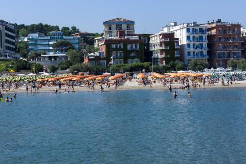 Beach, Blu Star Hotel in Gabicce Mare