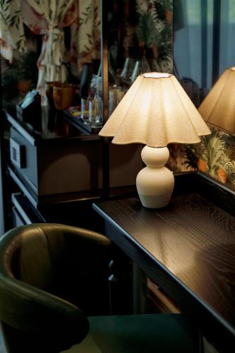 202 Elizabeth Room Type - The Surry