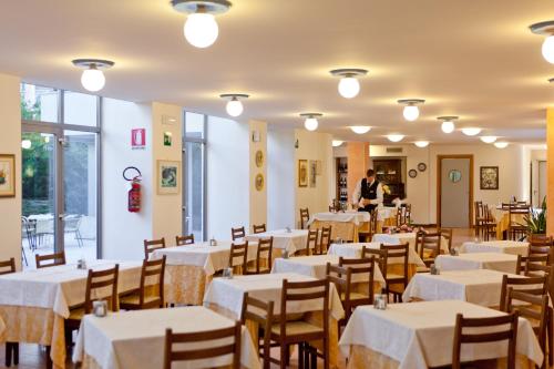 Hotel Idania - image 8