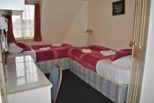 Guilford House Hotel - image 13