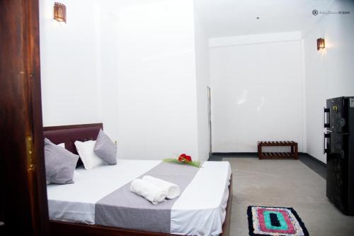 Double Room with Garden View image 7