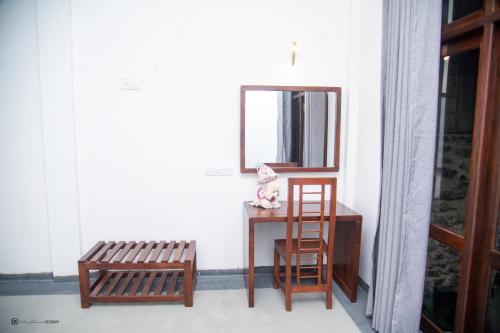 Double Room with Garden View image 6