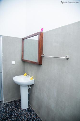 Double Room with Garden View image 4