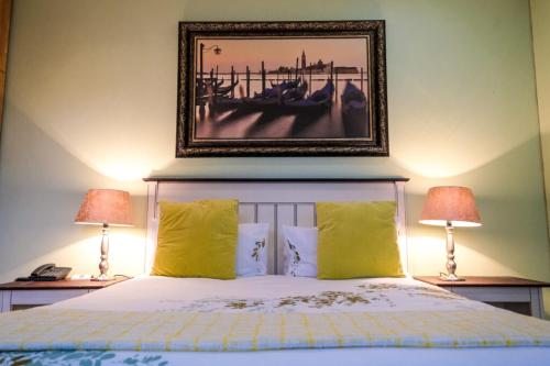 Casabella Guesthouse – East London, IA