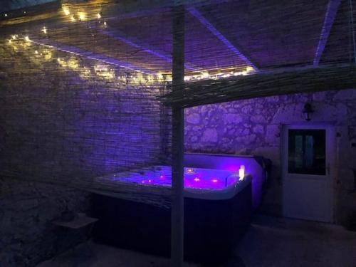 Chambre d'hôtes Le Bol d'Air avec jacuzzi (Chambre d'hotes Le Bol d'Air avec jacuzzi) in Castelnau Sur L'Auvignon